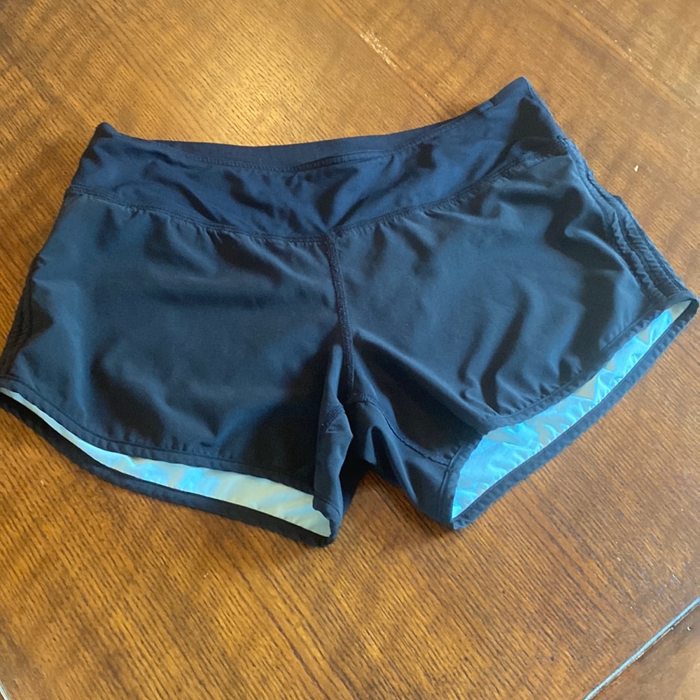 Lululemon reversible shorts size 6